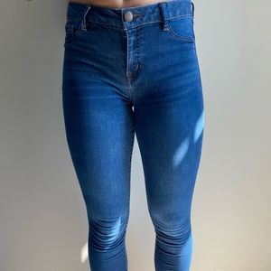 Low rise skinny blue jeans